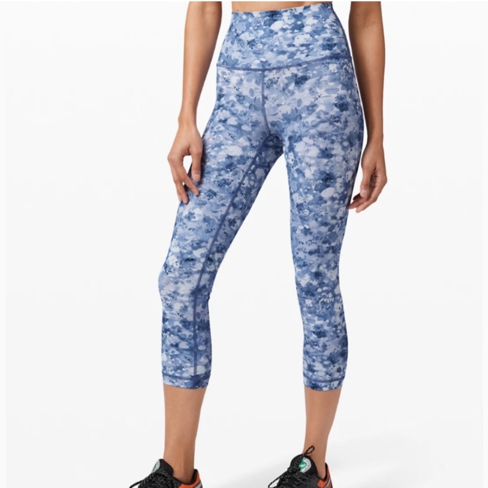 NWT Lululemon Run with the Waves Crop 21” - sz8